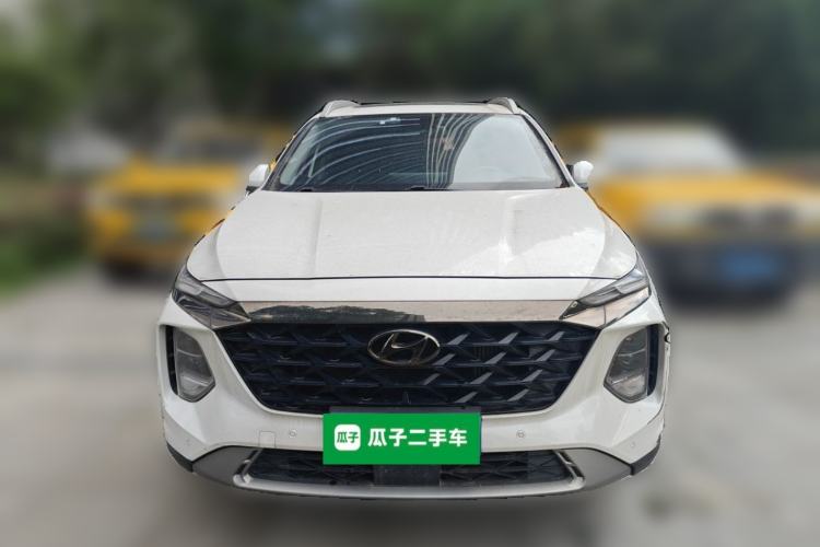 Used Hyundai Santa Fe 2023 Traveler 380T GDi Automatic Two-Wheel Drive GLX Elite Edition Front
