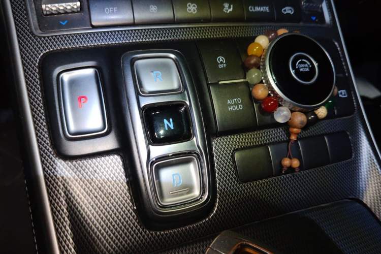 Used Hyundai Santa Fe 2023 Traveler 380T GDi Automatic Two-Wheel Drive GLX Elite Edition Gear Lever