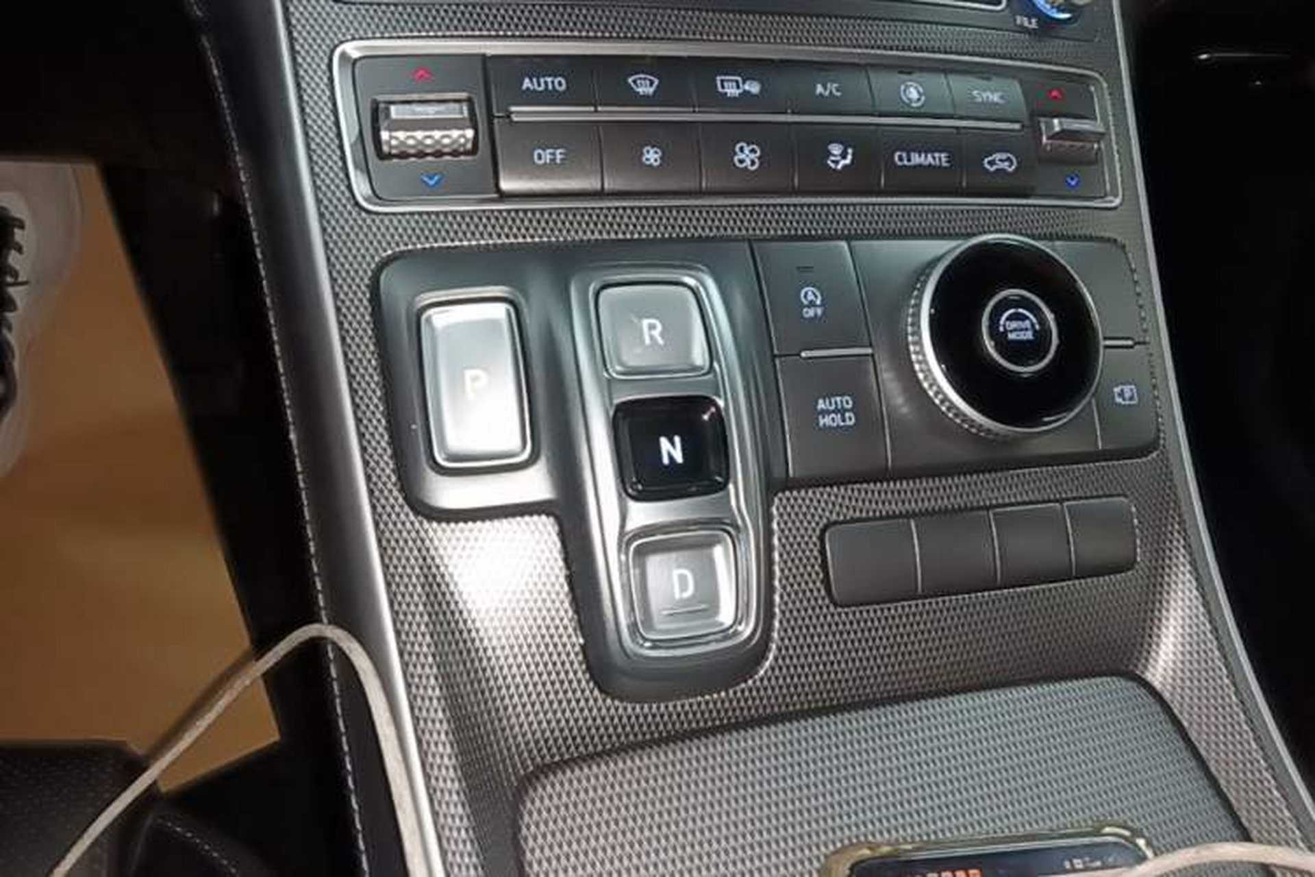 Used Hyundai Santa Fe 2023 Traveler 380T GDi Automatic Two-Wheel Drive GLX Elite Edition Gear Lever