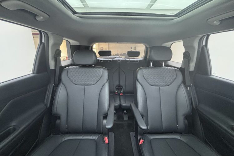Used Hyundai Santa Fe 2023 Traveler 380T GDi Automatic All-Wheel Drive GLX HTRAC Elite Edition Interior 11