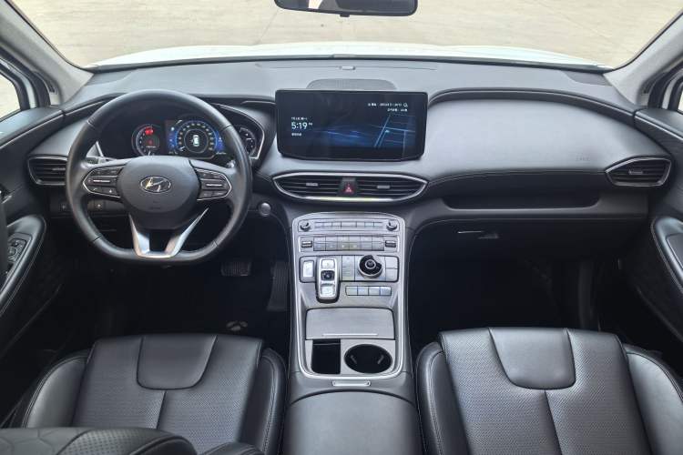 Used Hyundai Santa Fe 2023 Traveler 380T GDi Automatic Two-Wheel Drive GLX Elite Edition Interior 3