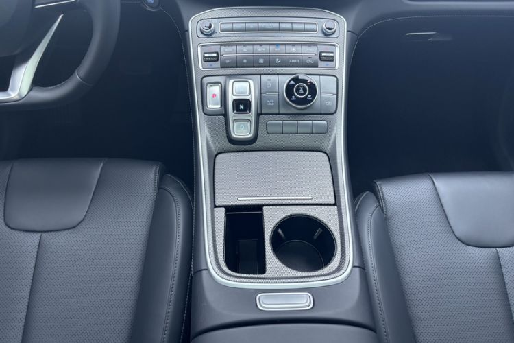 Used Hyundai Santa Fe 2023 Traveler 380T GDi Automatic All-Wheel Drive GLX HTRAC Elite Edition Interior 4