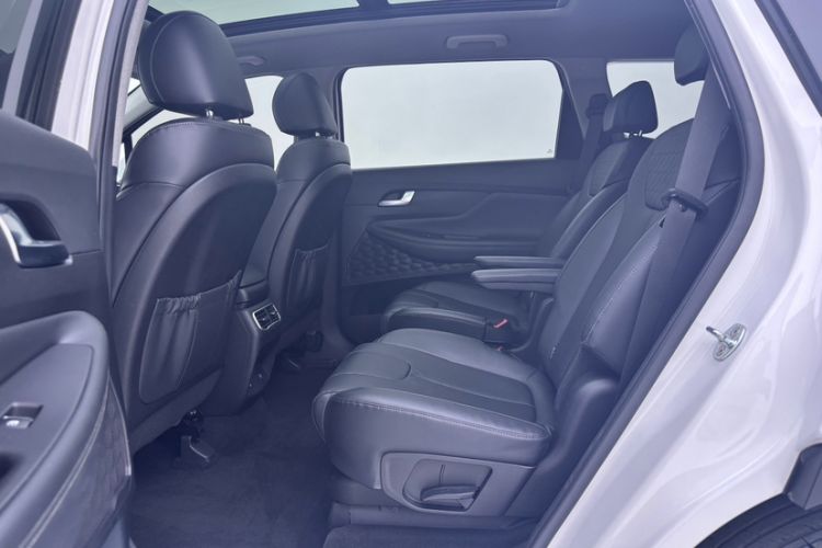 Used Hyundai Santa Fe 2023 Traveler 380T GDi Automatic All-Wheel Drive GLX HTRAC Elite Edition Interior 5