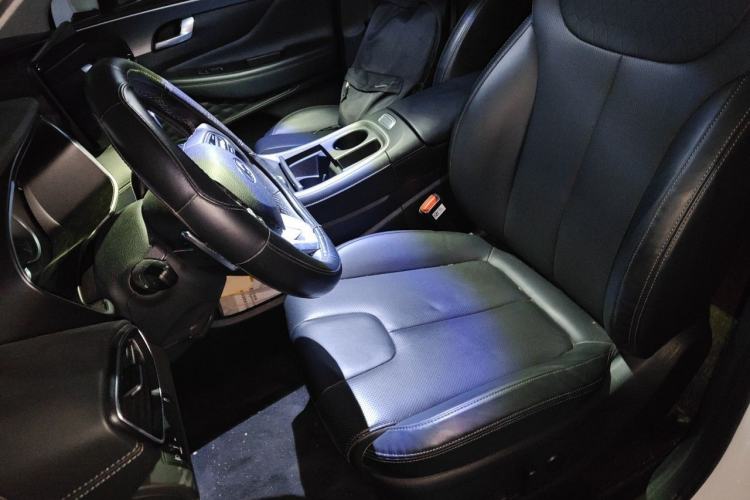 Used Hyundai Santa Fe 2023 Traveler 380T GDi Automatic All-Wheel Drive GLX HTRAC Elite Edition Left Front Seat