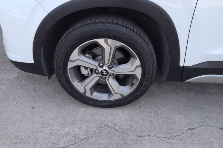 Used Hyundai Santa Fe 2023 Traveler 380T GDi Automatic Two-Wheel Drive GLX Elite Edition Left Front Wheel Hub