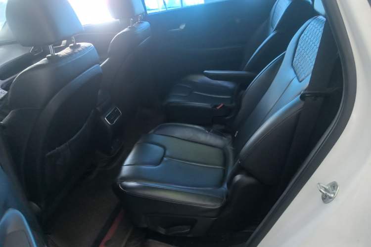 Used Hyundai Santa Fe 2023 Traveler 380T GDi Automatic Two-Wheel Drive GLX Elite Edition Left Rear Seat
