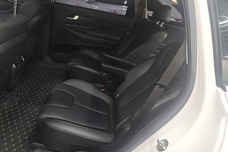 Used Hyundai Santa Fe 2023 Traveler 380T GDi Automatic Two-Wheel Drive GLX Elite Edition Left Rear Seat