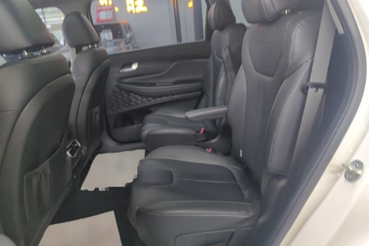Used Hyundai Santa Fe 2023 Traveler 380T GDi Automatic All-Wheel Drive GLX HTRAC Elite Edition Left Rear Seat
