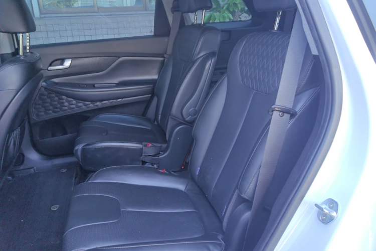 Used Hyundai Santa Fe 2023 Traveler 380T GDi Automatic Two-Wheel Drive GLX Elite Edition Left Rear Seat