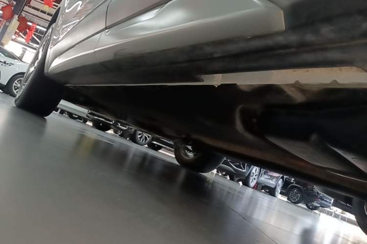 Used Hyundai Santa Fe 2023 Traveler 380T GDi Automatic Two-Wheel Drive GLX Elite Edition Left Side Sill