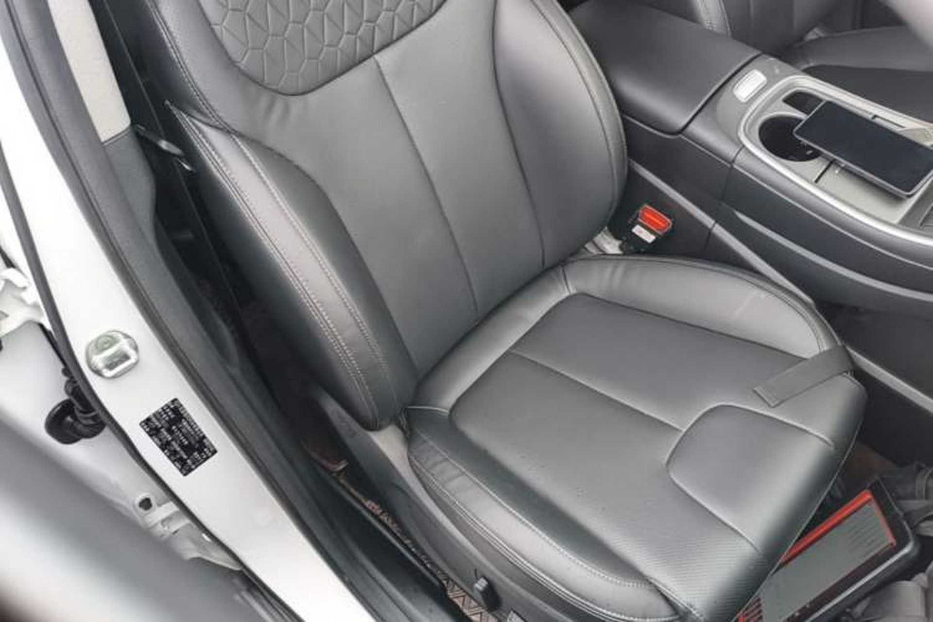 Used Hyundai Santa Fe 2023 Traveler 380T GDi Automatic All-Wheel Drive GLX HTRAC Elite Edition Right Front Seat
