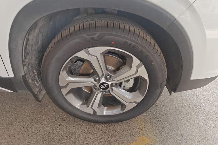 Used Hyundai Santa Fe 2023 Traveler 380T GDi Automatic Two-Wheel Drive GLX Elite Edition Right Front Wheel Hub