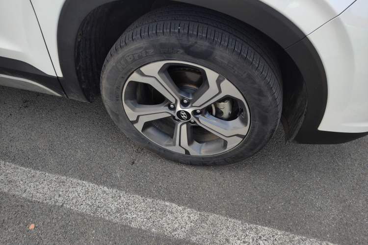 Used Hyundai Santa Fe 2023 Traveler 380T GDi Automatic Two-Wheel Drive GLX Elite Edition Right Front Wheel Hub