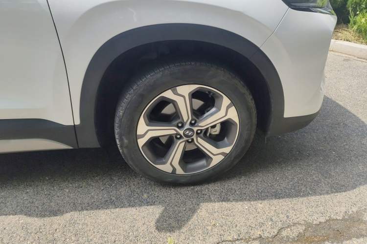 Used Hyundai Santa Fe 2023 Traveler 380T GDi Automatic Two-Wheel Drive GLX Elite Edition Right Front Wheel Hub