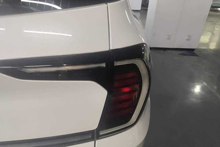Used Hyundai Santa Fe 2023 Traveler 380T GDi Automatic Two-Wheel Drive GLX Elite Edition Right Rear Taillight