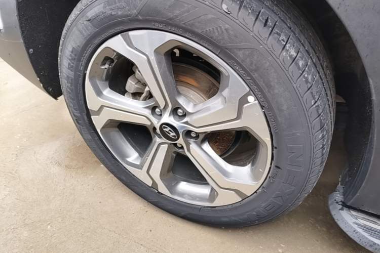 Used Hyundai Santa Fe 2023 Traveler 380T GDi Automatic All-Wheel Drive GLX HTRAC Elite Edition Right Rear Wheel Hub
