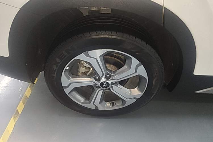 Used Hyundai Santa Fe 2023 Traveler 380T GDi Automatic Two-Wheel Drive GLX Elite Edition Right Rear Wheel Hub