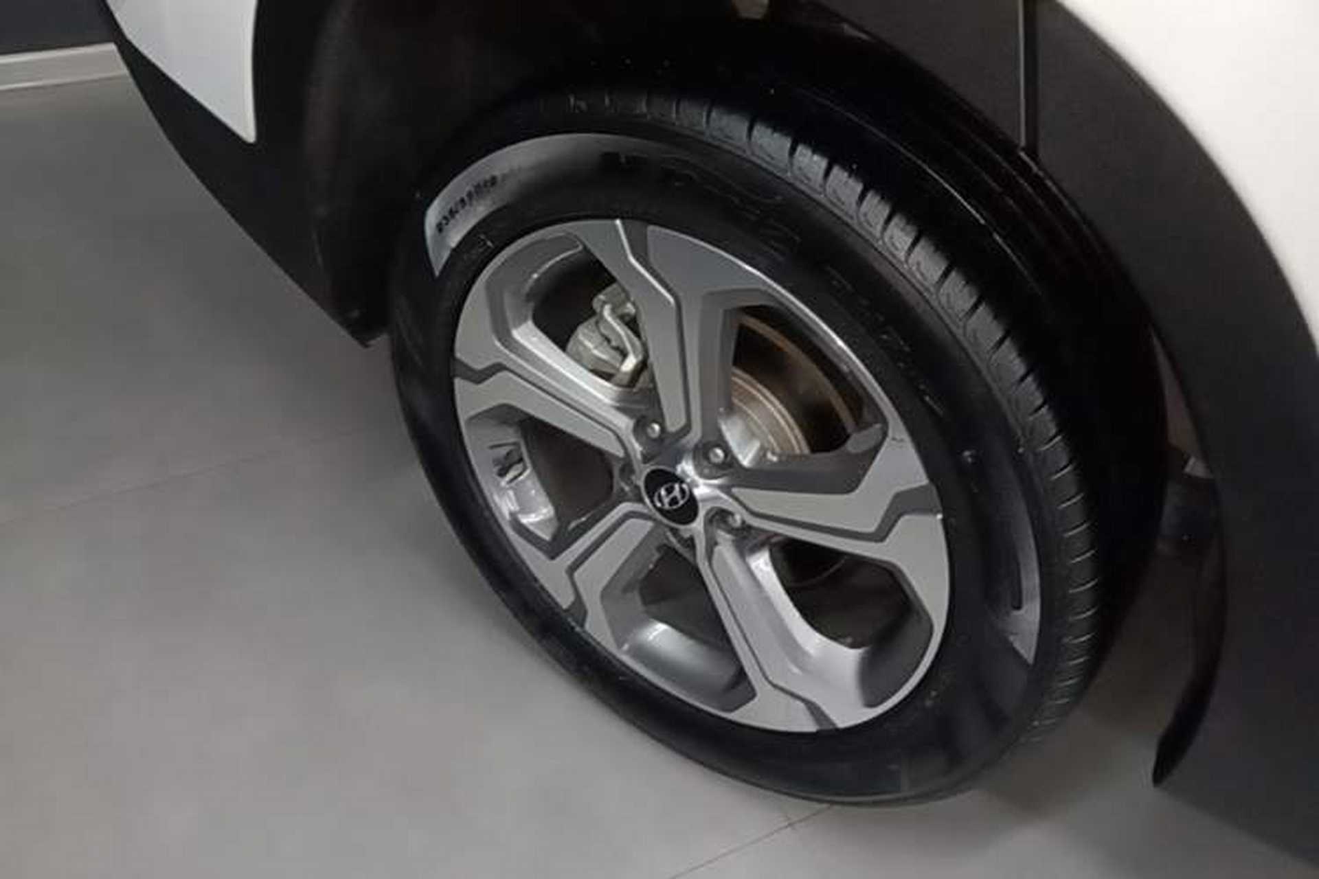 Used Hyundai Santa Fe 2023 Traveler 380T GDi Automatic Two-Wheel Drive GLX Elite Edition Right Rear Wheel Hub