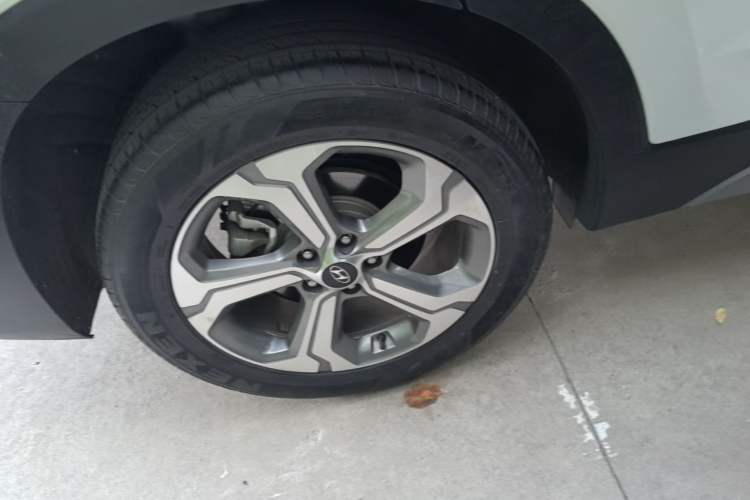Used Hyundai Santa Fe 2023 Traveler 380T GDi Automatic Two-Wheel Drive GLX Elite Edition Right Rear Wheel Hub