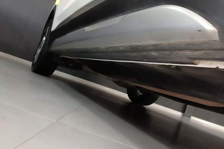 Used Hyundai Santa Fe 2023 Traveler 380T GDi Automatic Two-Wheel Drive GLX Elite Edition Right Side Sill