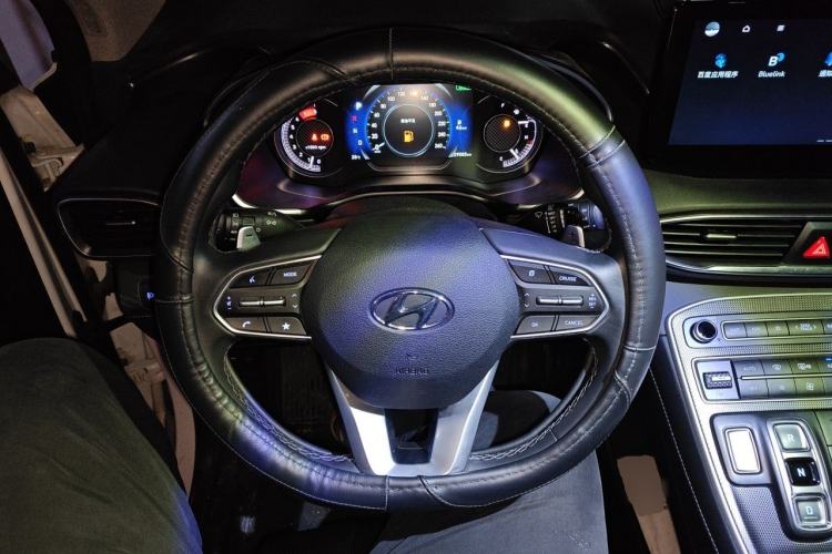 Used Hyundai Santa Fe 2023 Traveler 380T GDi Automatic All-Wheel Drive GLX HTRAC Elite Edition Steering Wheel