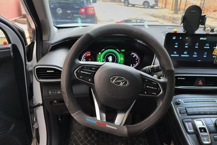Used Hyundai Santa Fe 2023 Traveler 380T GDi Automatic All-Wheel Drive LUX HTRAC Prestige Edition Steering Wheel