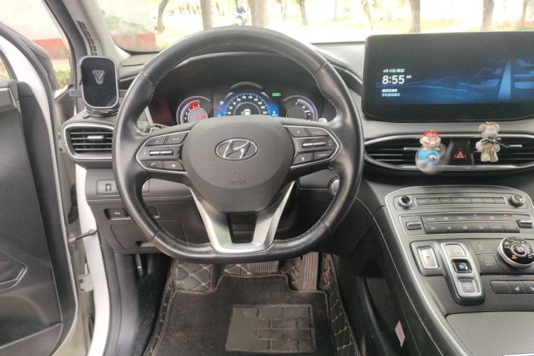 Used Hyundai Santa Fe 2023 Traveler 380T GDi Automatic All-Wheel Drive LUX HTRAC Prestige Edition Steering Wheel