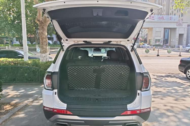 Used Hyundai Santa Fe 2023 Traveler 380T GDi Automatic Two-Wheel Drive GLX Elite Edition Trunk