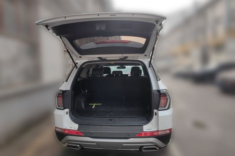 Used Hyundai Santa Fe 2023 Traveler 380T GDi Automatic All-Wheel Drive GLX HTRAC Elite Edition Trunk