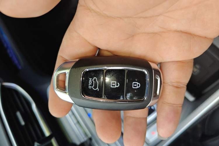 Used Hyundai Santa Fe 2023 Traveler 380T GDi Automatic Two-Wheel Drive GLX Elite Edition Vehicle Key