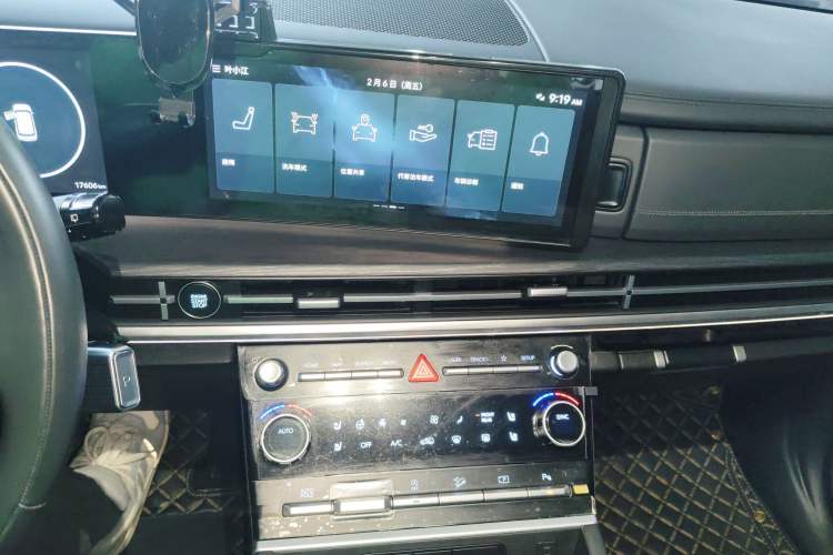 Used Hyundai Santa Fe 2024 2.0T Connoisseur Pro Max Audio And AC Panel