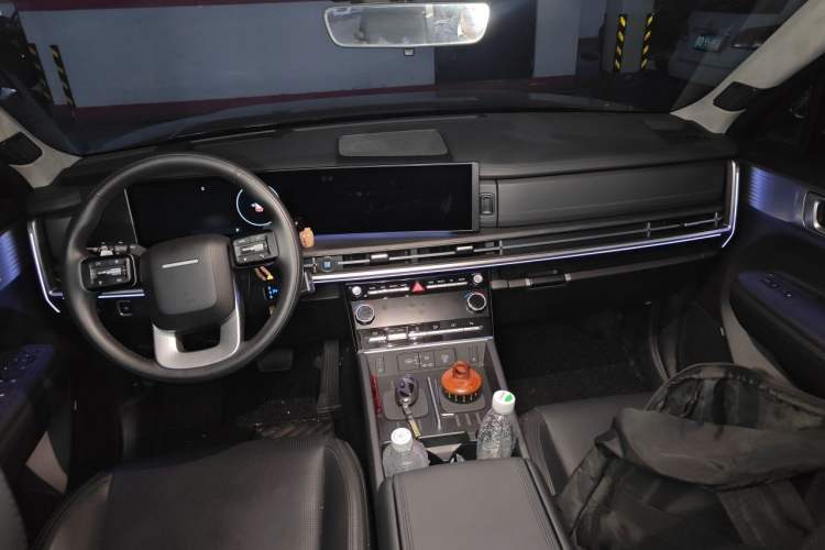 Used Hyundai Santa Fe 2024 2.0T Connoisseur Pro Max Center Console
