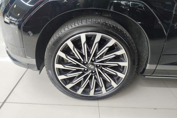 Used Hyundai Santa Fe 2024 2.0T Connoisseur Pro Max Exterior 4