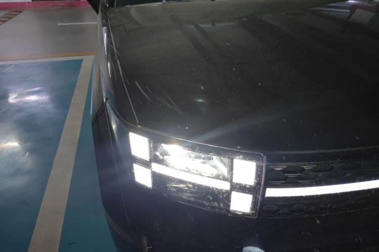 Used Hyundai Santa Fe 2024 2.0T Connoisseur Pro Max Right Front Headlight