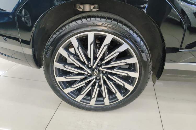Used Hyundai Santa Fe 2024 2.0T Connoisseur Ultra Right Rear Wheel Hub