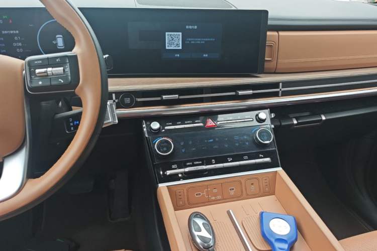 Used Hyundai Santa Fe 2024 2.0T Connoisseur Ultra Audio And AC Panel