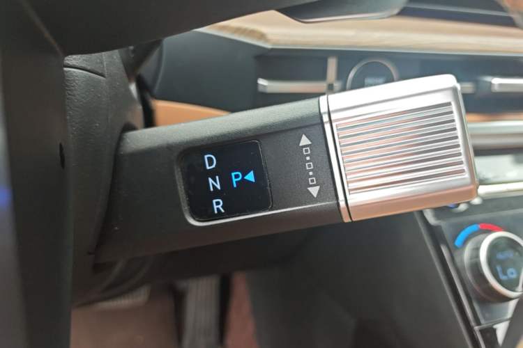 Used Hyundai Santa Fe 2024 2.0T Connoisseur Ultra Gear Lever