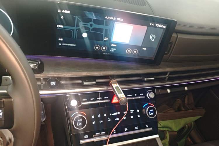 Used Hyundai Santa Fe 2024 2.0T Connoisseur Pro Max Audio And AC Panel