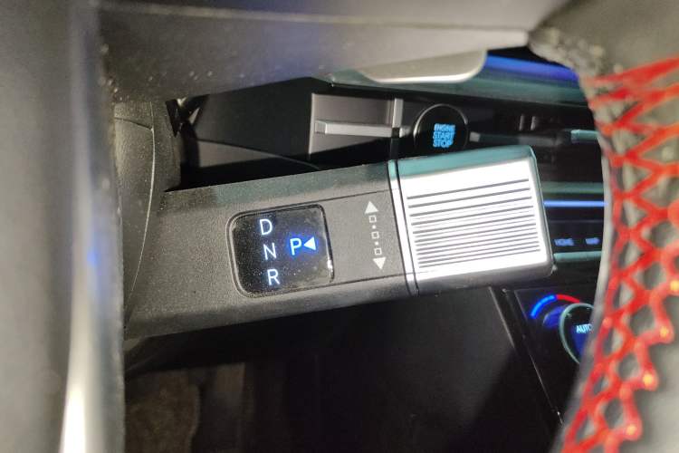 Used Hyundai Santa Fe 2024 2.0T Connoisseur Pro Gear Lever