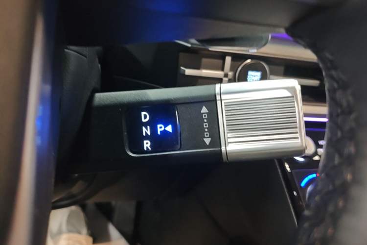 Used Hyundai Santa Fe 2024 2.0T Connoisseur Ultra Gear Lever
