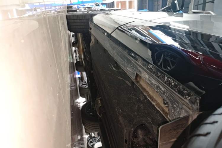 Used Hyundai Santa Fe 2024 2.0T Connoisseur Ultra Left Side Sill