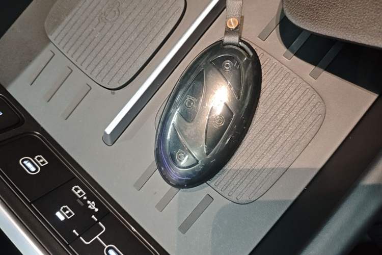 Used Hyundai Santa Fe 2024 2.0T Connoisseur Ultra Vehicle Key