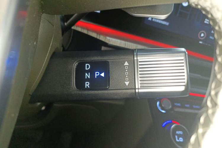 Used Hyundai Santa Fe 2024 2.0T Connoisseur Ultra Gear Lever