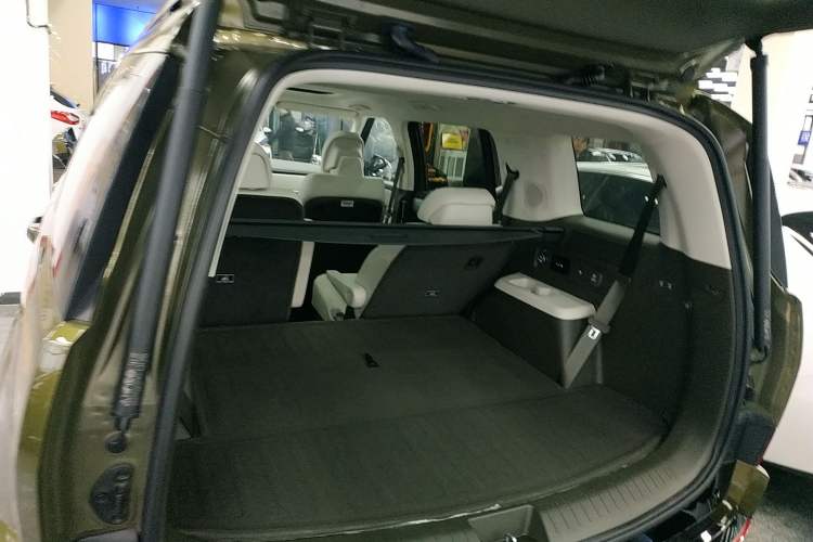 Used Hyundai Santa Fe 2024 2.0T Connoisseur Ultra Trunk