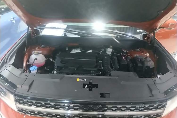 Used Hyundai Santa Fe 2024 2.0T Connoisseur Ultra Engine Bay