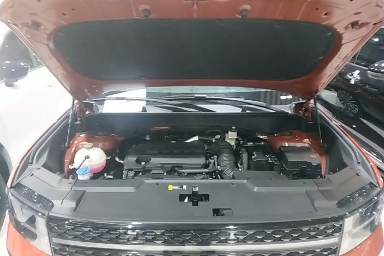 Used Hyundai Santa Fe 2024 2.0T Connoisseur Ultra Engine Bay