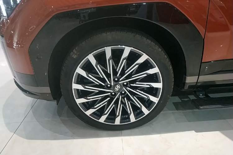 Used Hyundai Santa Fe 2024 2.0T Connoisseur Ultra Exterior 4