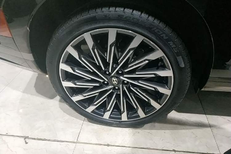 Used Hyundai Santa Fe 2024 2.0T Connoisseur Ultra Exterior 5