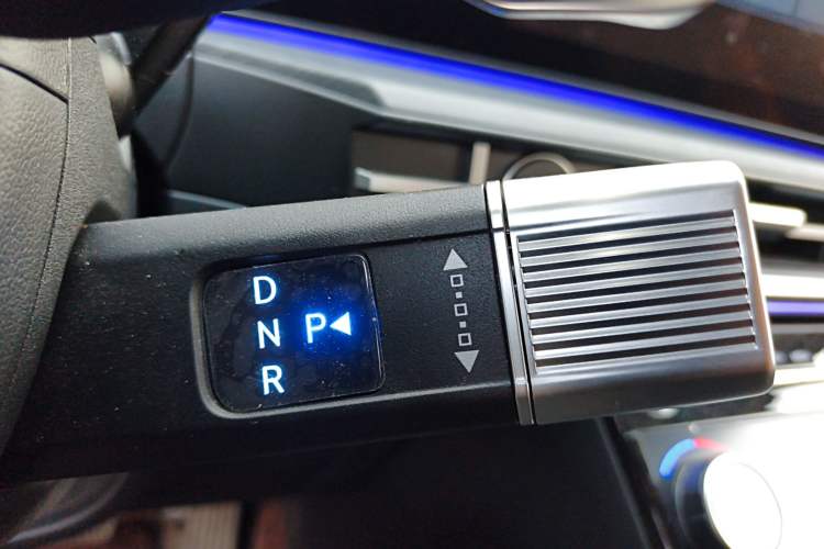 Used Hyundai Santa Fe 2024 2.0T Connoisseur Ultra Gear Lever