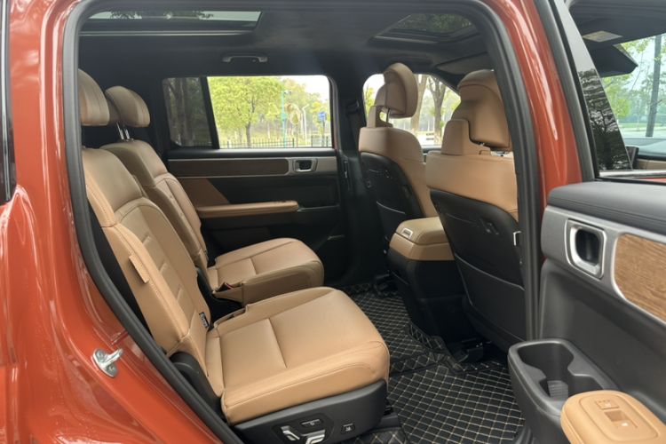 Used Hyundai Santa Fe 2024 2.0T Connoisseur Pro Max Interior 10